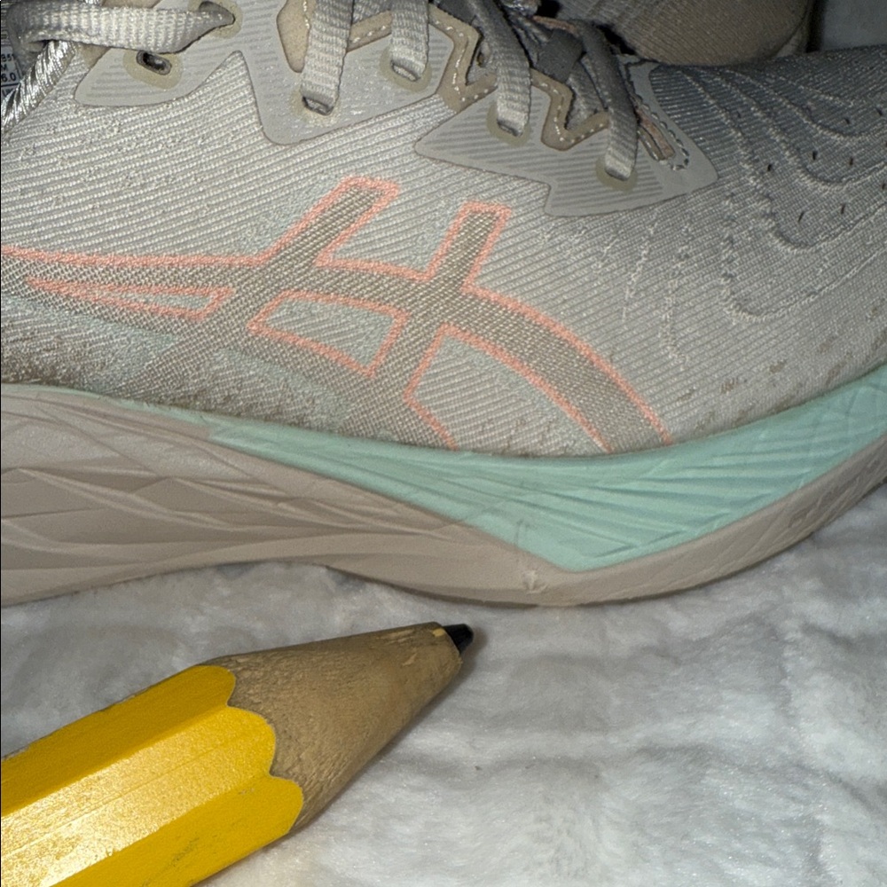 ASICS NOVABLAST 4 Oatmeal Moonrock Women’s 9.5 Running Shoes Sneakers - Picture 5 of 16